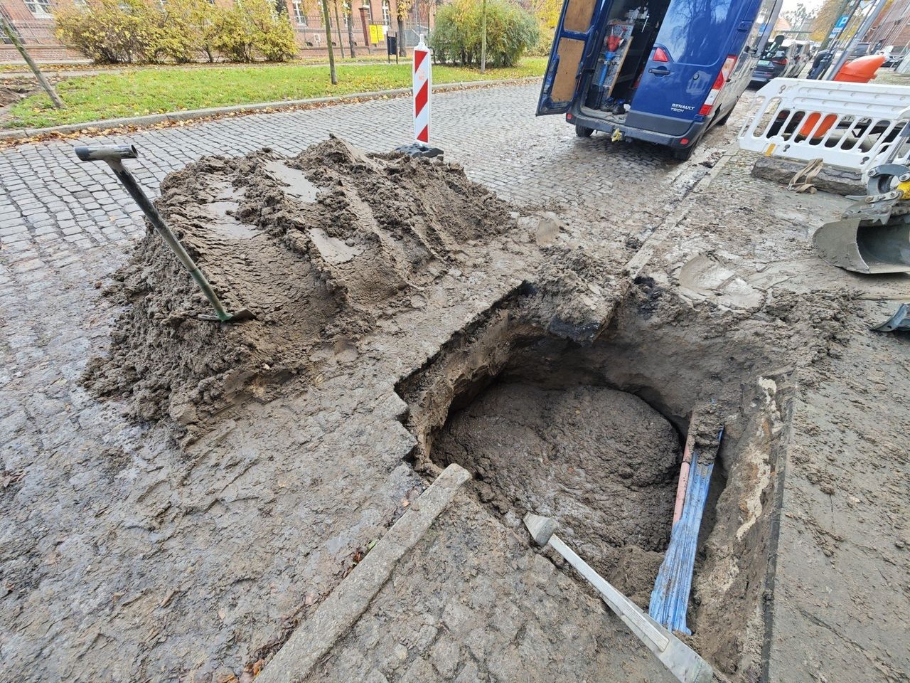 Toruń: Awaria magistrali wodociągowej. Kierowcy muszą zachować ostrożność