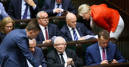 PiS chce mieć supernadzór w ważnych spółkach. "To próba betonowania układów"