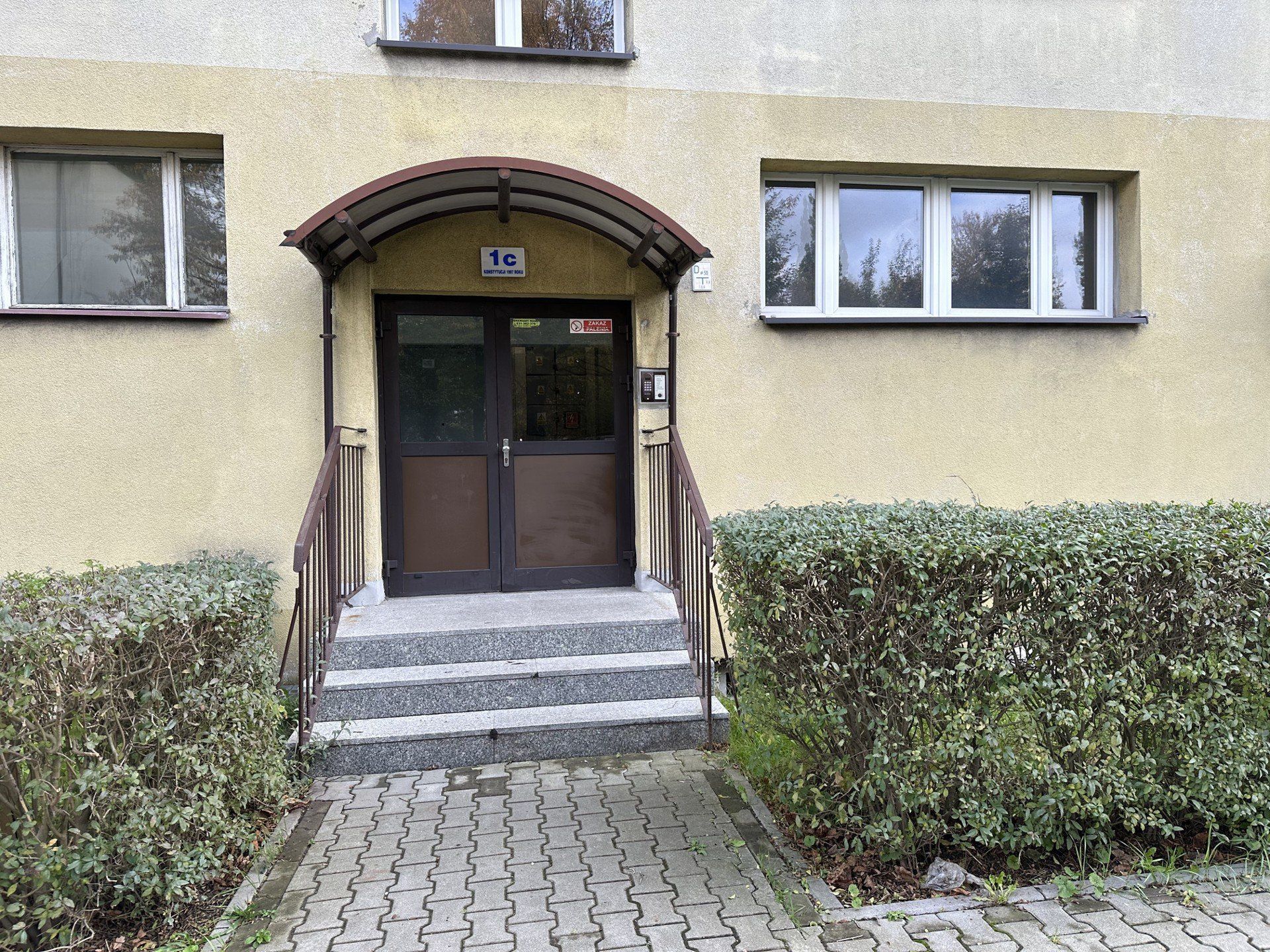 Szok w Świętochłowicach. Mirella spędziła 27 lat zamknięta w mieszkaniu na tym osiedlu