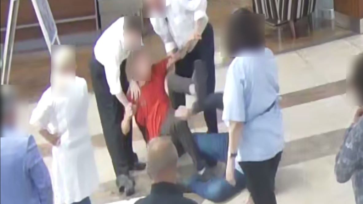 Złodziej wdał się w bójkę z ochroniarzami 