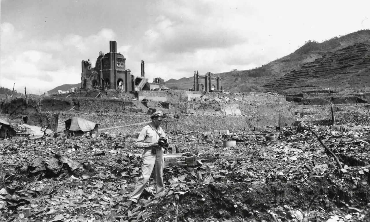 Dan McGovern w Nagasaki, 9 września 1945 roku.
