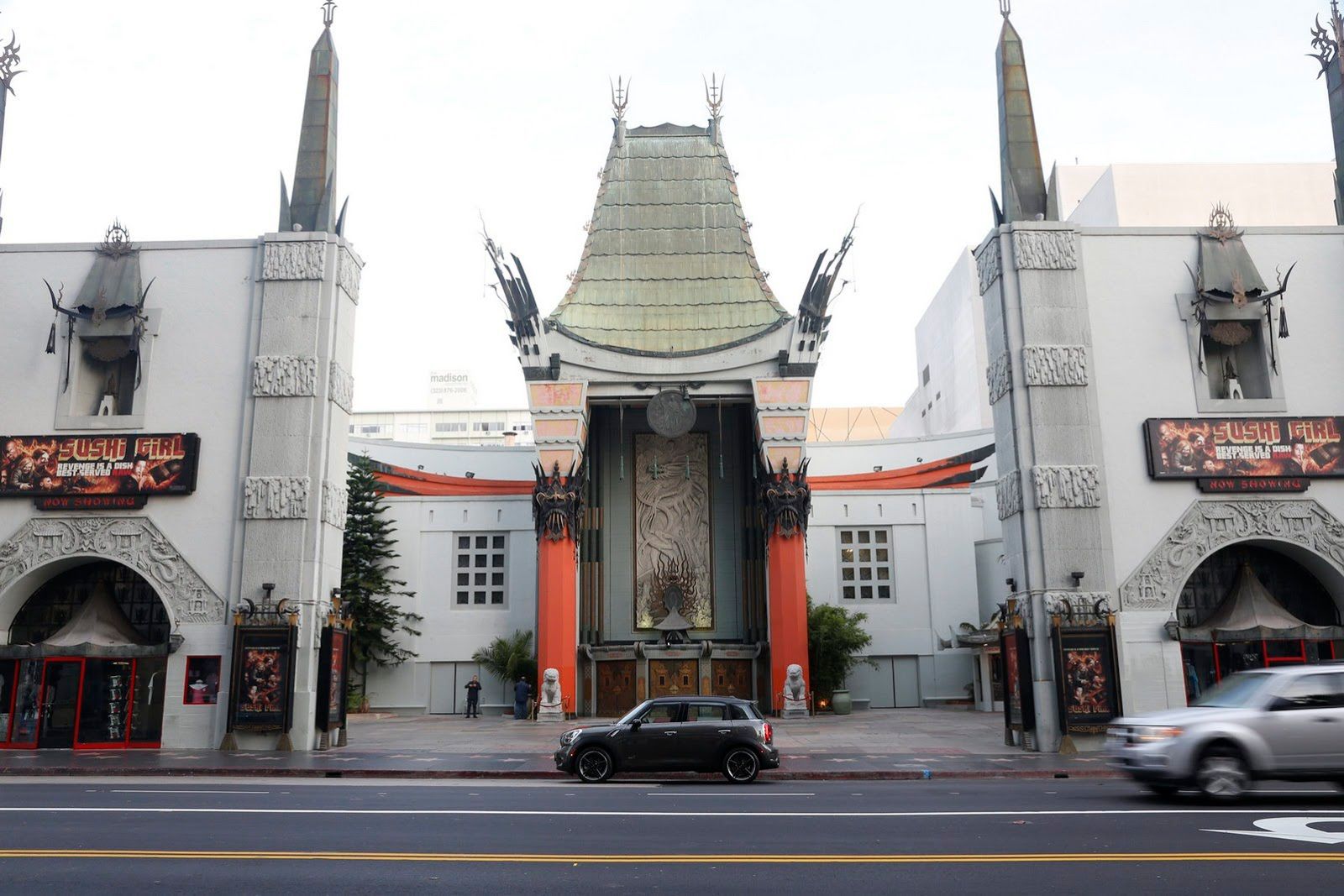 Galeria Mini jako celebracja sprzedaży półmilionowego egzemplarza w USA 14