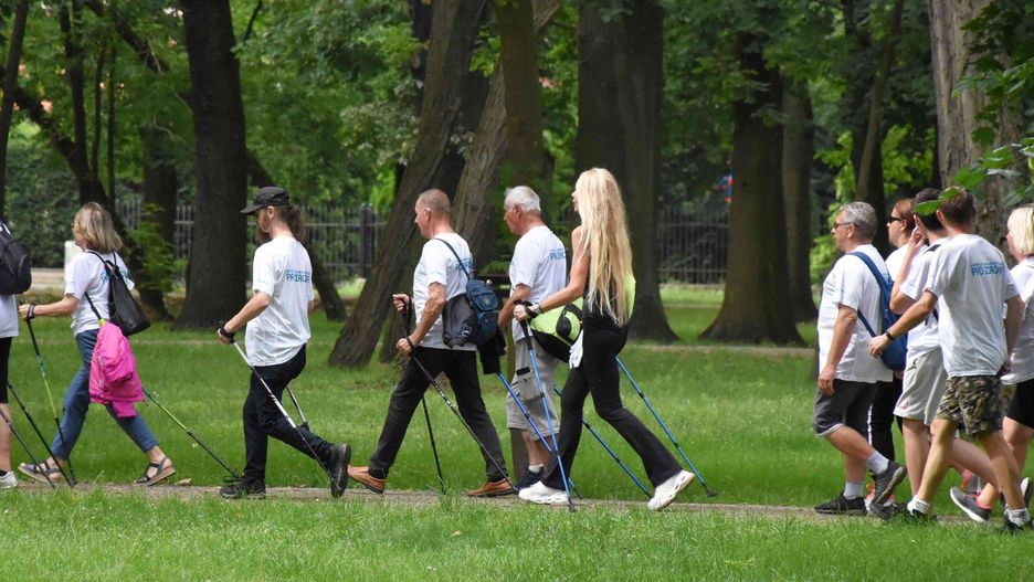 Spacer nordic walking po Solankach z Fundacją Uzdrowisko Solanki Pro Zdrowie w Inowrocławiu