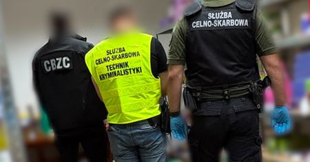 Nielegalna sprzedaż online. Akcja CBZC i KAS