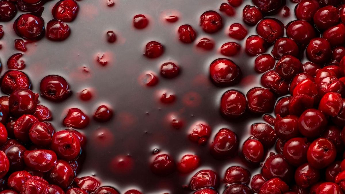 Sok z wiśni ułatwia zasypianie, poprawia jakość snu.