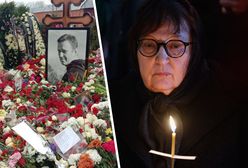 Wróciły na grób Aleksieja. "Ludzie wciąż przychodzą"