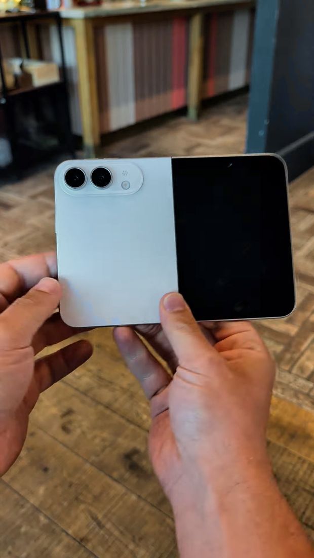 iPhone i iPad w jednym. Widziałem atrapę składanego iPhone'a