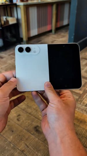 iPhone i iPad w jednym. Widziałem atrapę składanego iPhone'a
