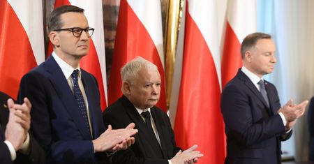 PiS dorzuci setki milionów na TVP. "To wyraz desperacji"