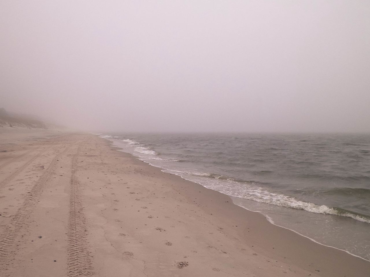 Trąba wodna na Bałtyku. Podziwiać ją można było w Ustce