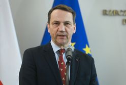"Powinien siedzieć". Mocne słowa Sikorskiego o Macierewiczu