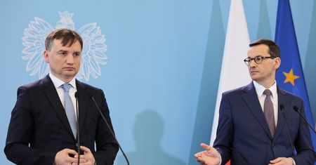 Afera mailowa. Morawiecki ogłosił "red alert"? Chodziło o Ziobrę