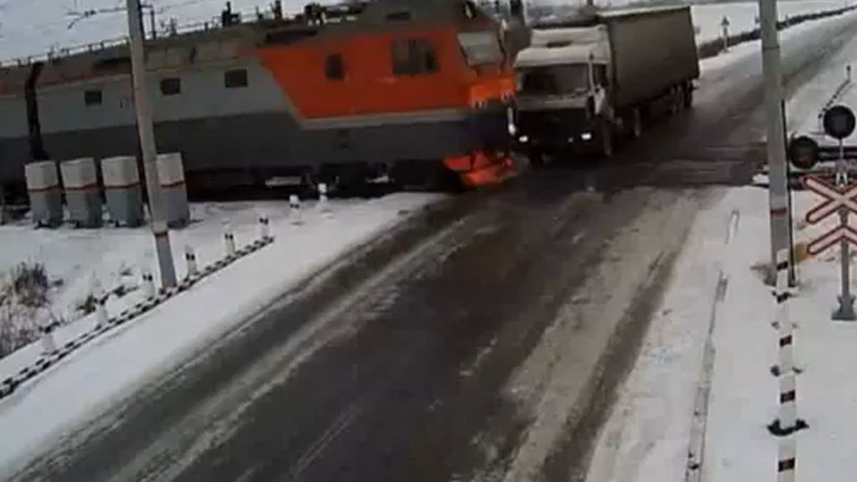 Wypadek na torach ze skutkiem śmiertelnym [wideo] 1