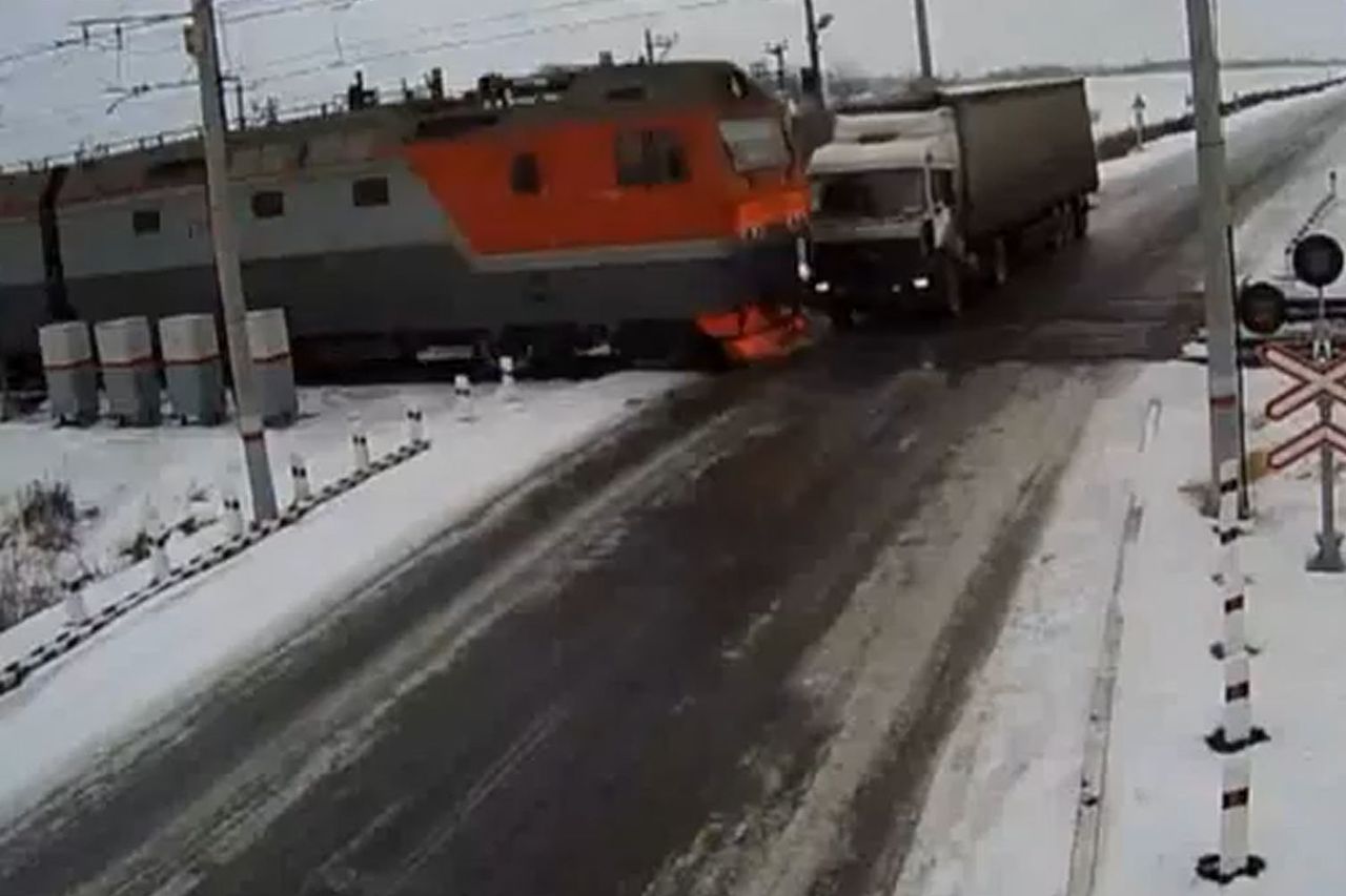 Wypadek na torach ze skutkiem śmiertelnym [wideo]