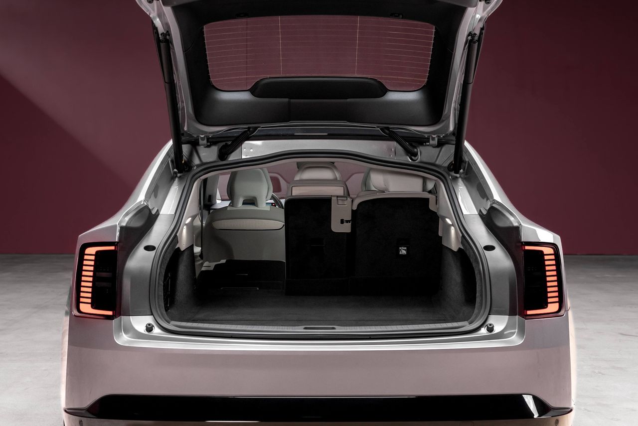 Volvo ES90
