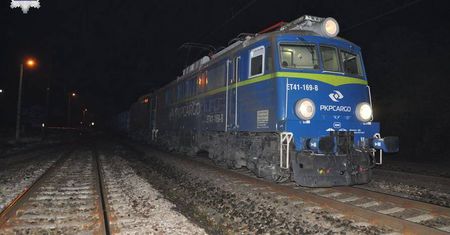 Śmiertelny wypadek na torach. Ominął szlabany i wbiegł pod nadjeżdżający pociąg