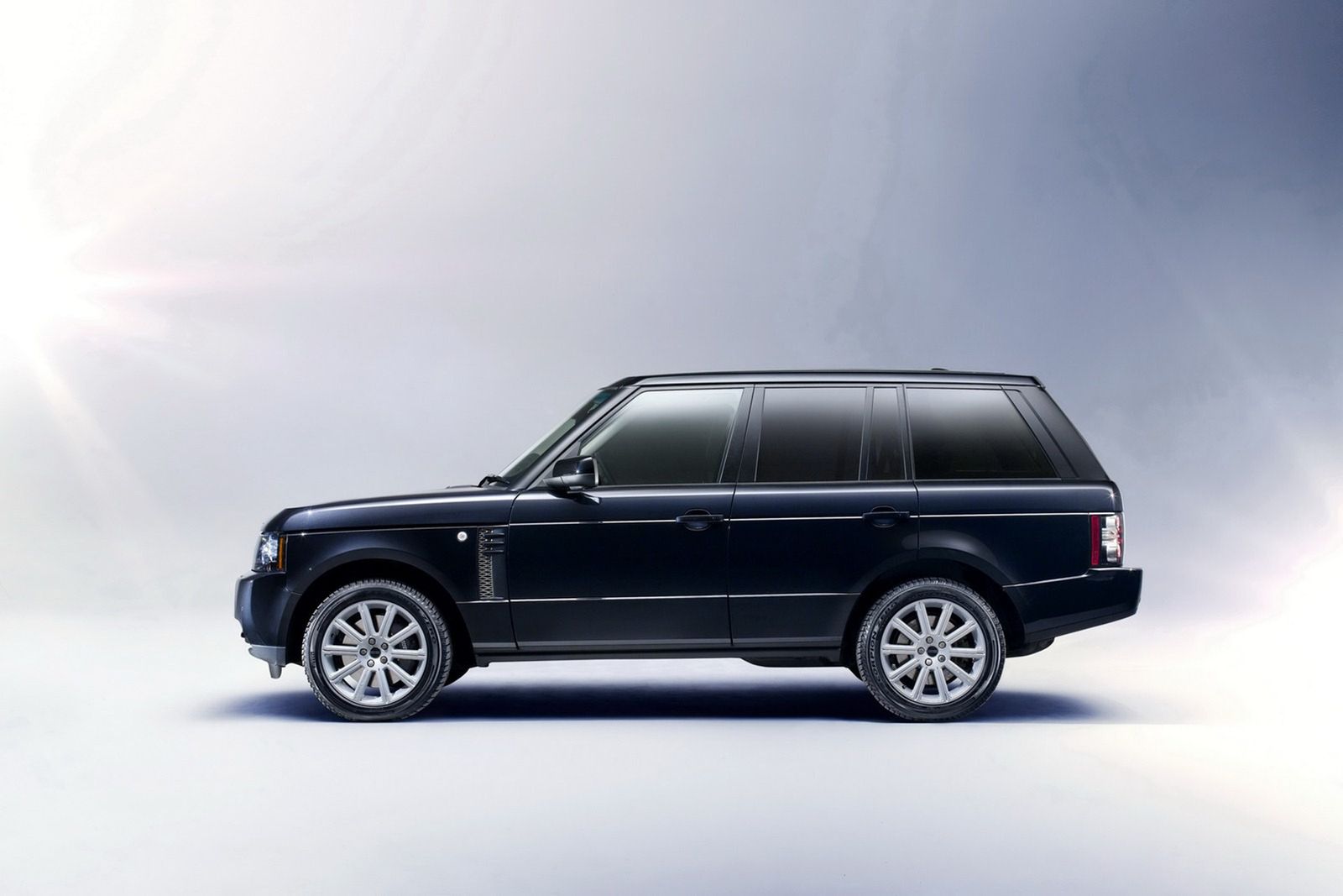Nowy Ranger Rover (2013) w obszernej galerii 8
