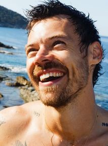 Harry Styles zerwał plaster przeszłości. "Kiss All the Time. Disco, Occasionally" powiewa świeżością [RECENZJA]