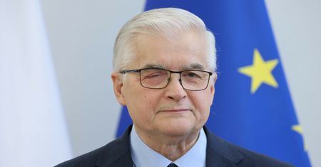 Euro w Polsce? Ostra ocena Cimoszewicza