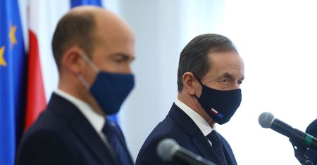 Szczepienia przeciw COVID-19. Borys Budka o wpisaniu prokuratorów do I grupy: to niegodziwe