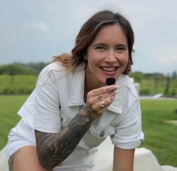 Ogród wokół domu Oli Żuraw jest bardzo zadbany 