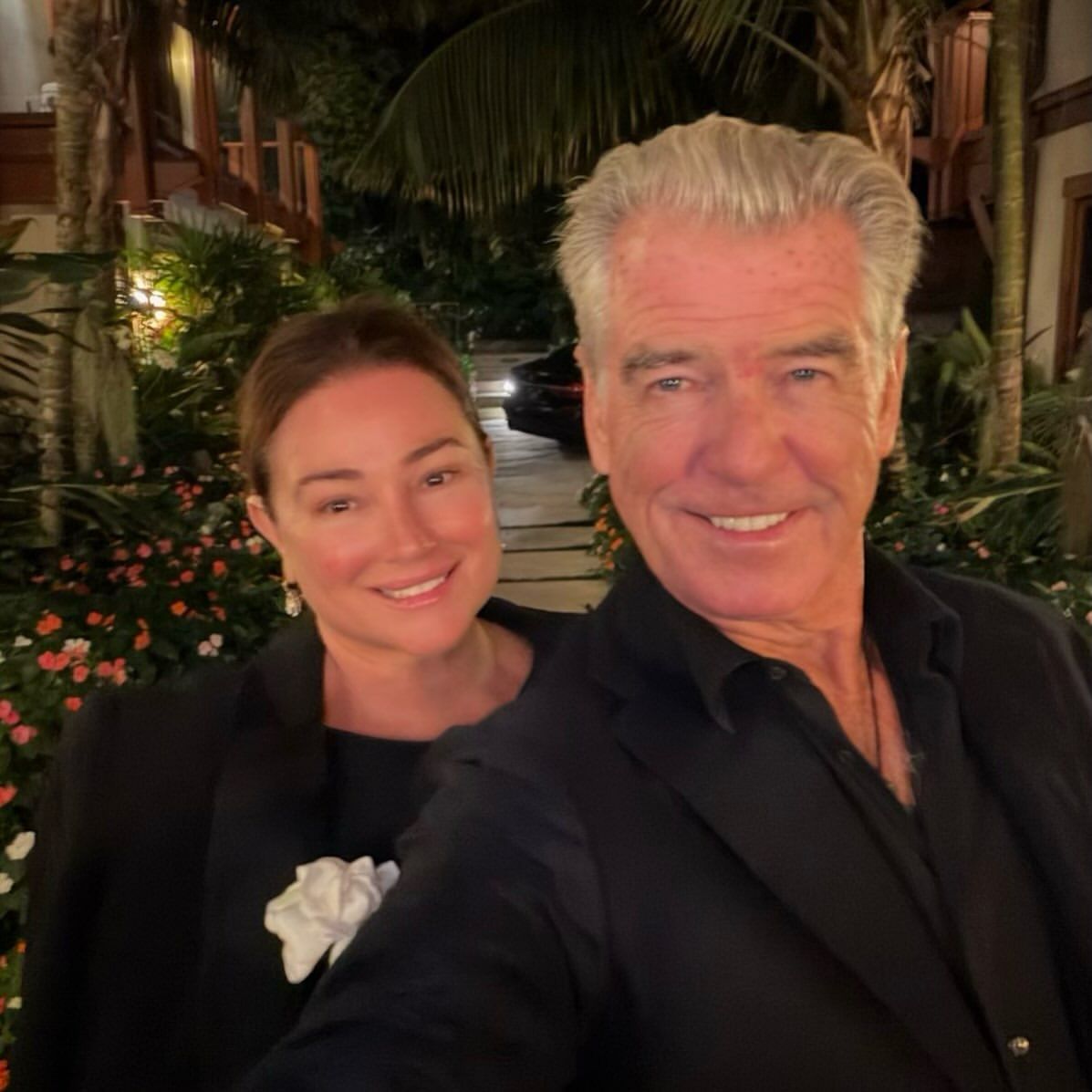 Pierce Brosnan i Keely Shaye Smith