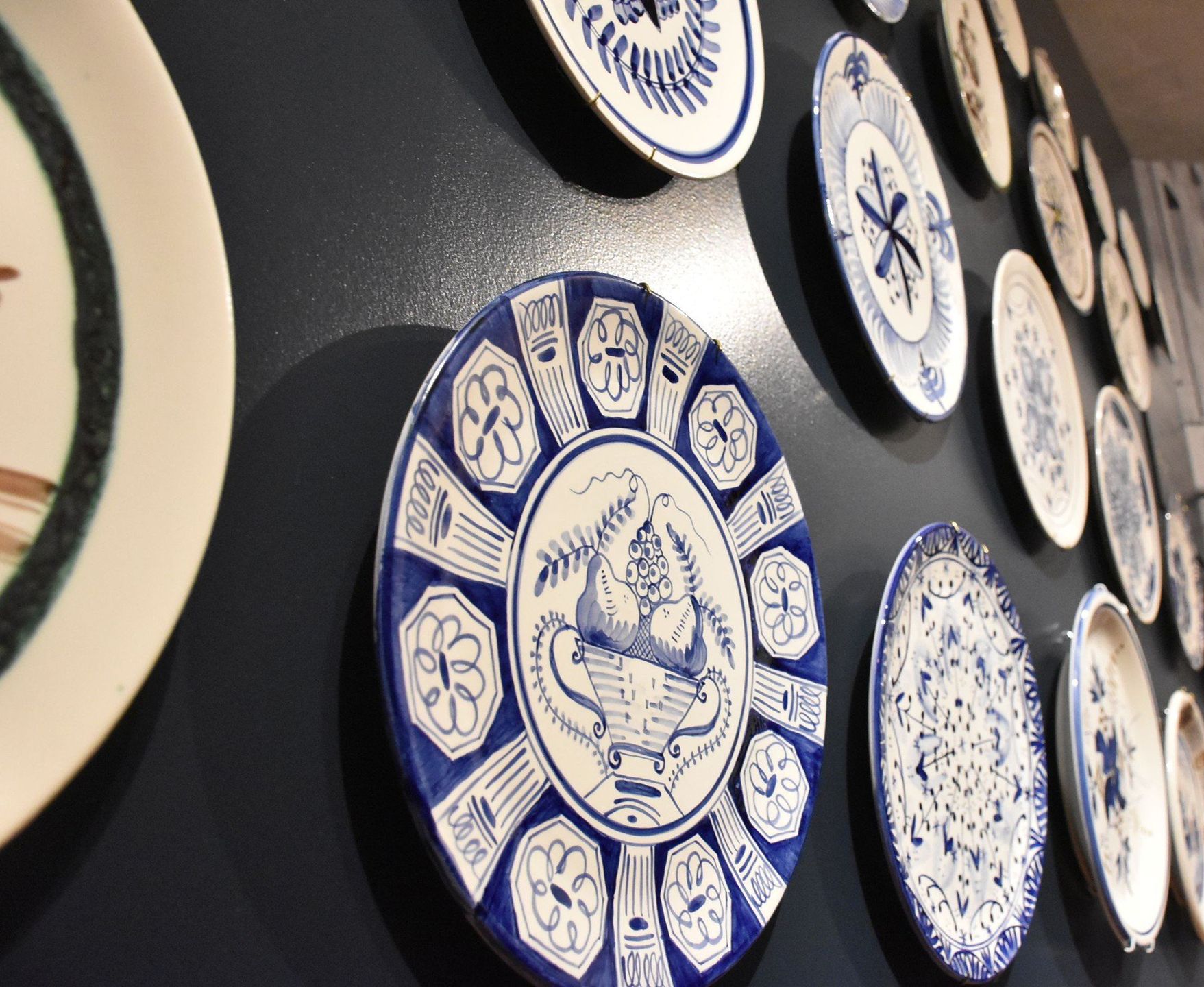 Historia zrekonstrukowana na talerzach w zamku