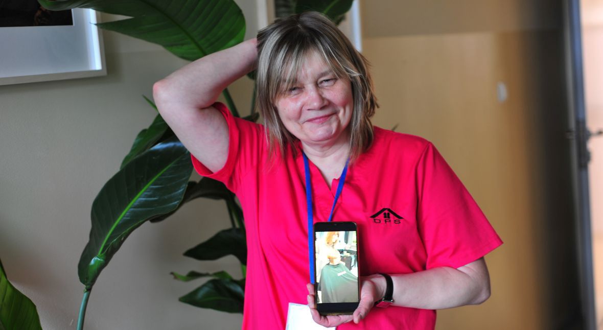 Pani Edyta do dziś ma w telefonie zdjęcia z pierwszych metamorfoz w 2017 r. Pojechała wtedy z czterema mieszkankami DPS-u do salonu Basi