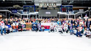 Toruń: Hokeiści KH Energi spotkali się z kibicami na tafli Tor-Toru