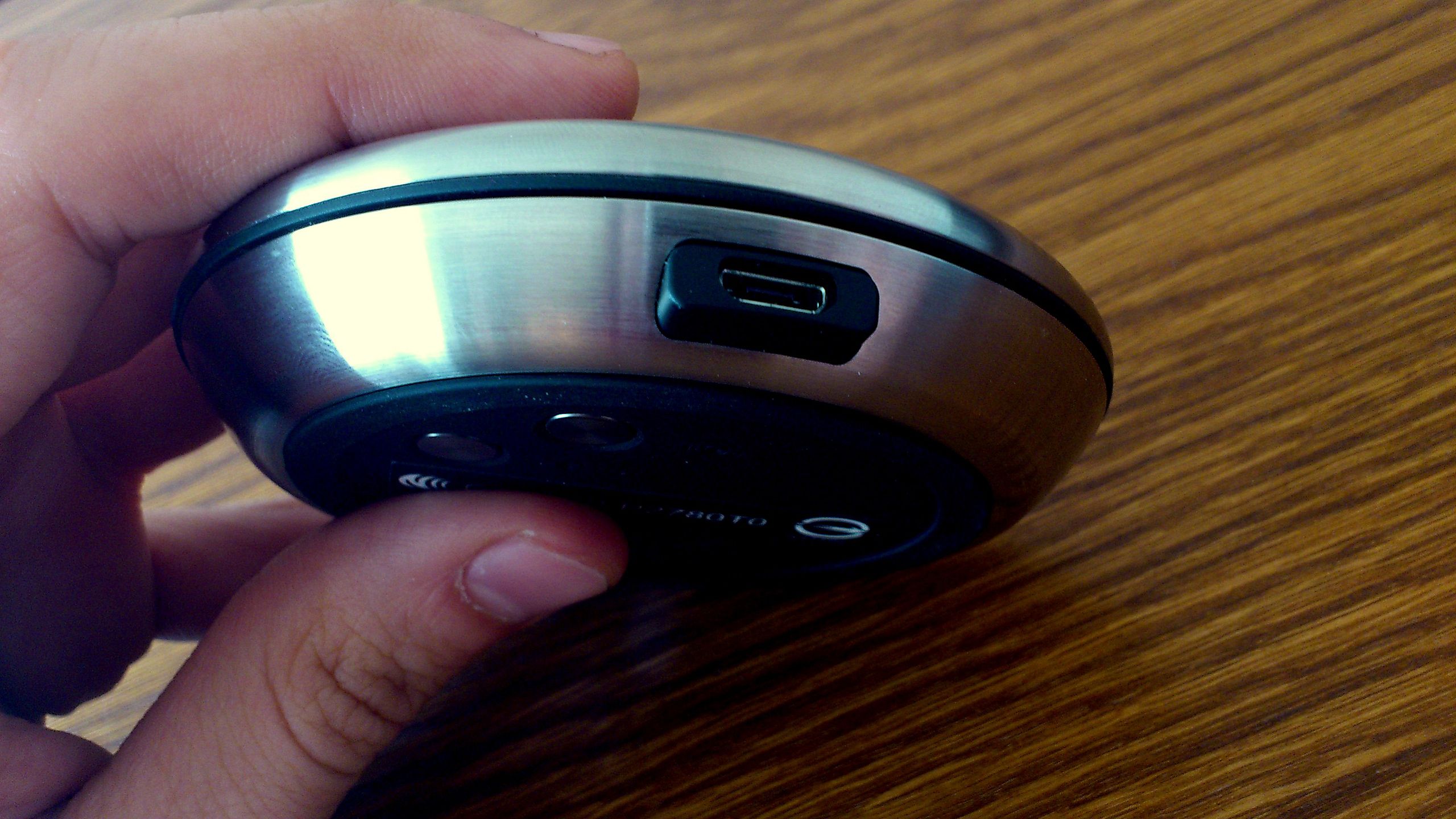 HTC Bluetooth Portable Conference Speaker - drogi, ładny gadżet [krótki test] 5