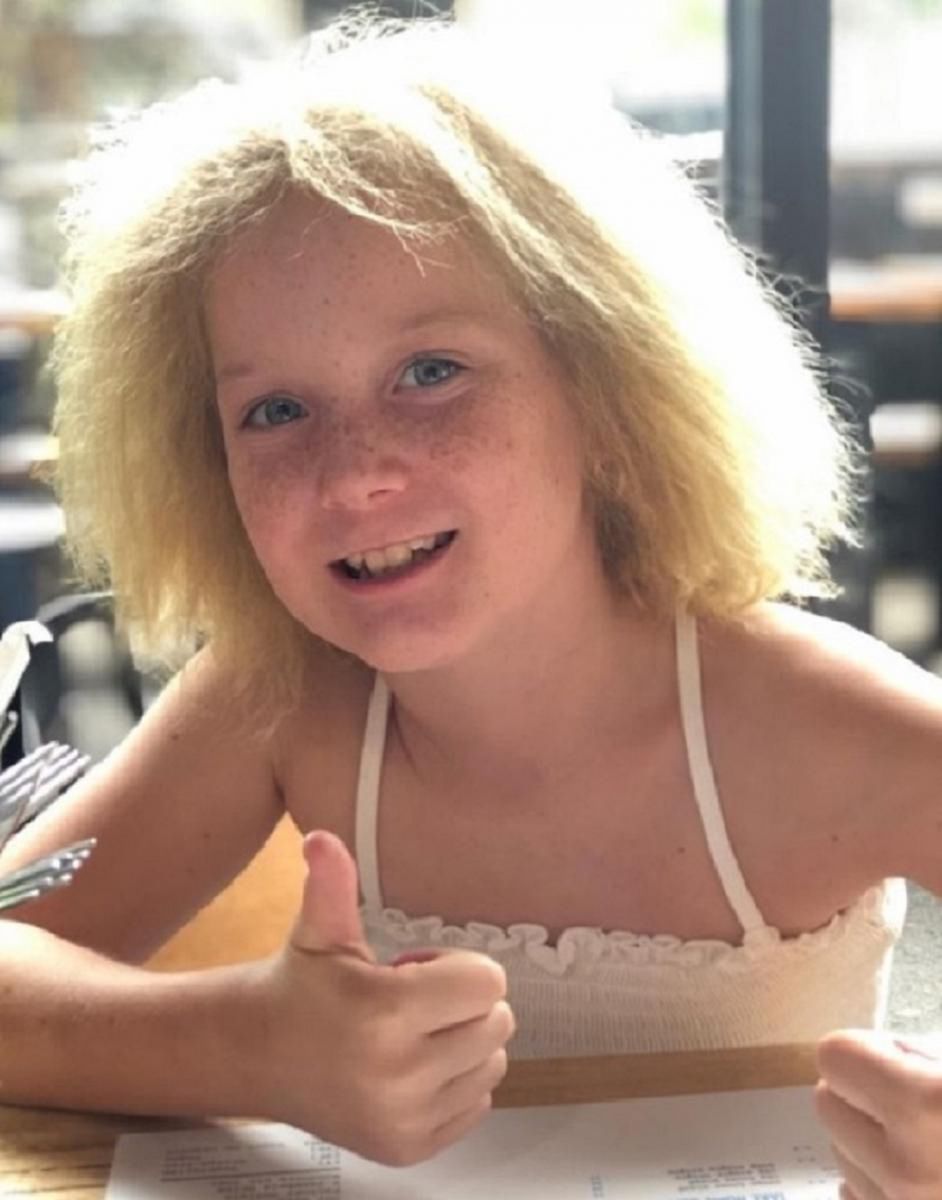 Shilah ma problem z czesaniem włosów