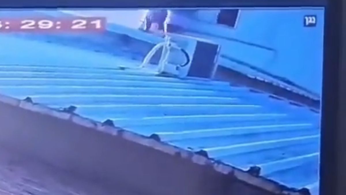 Izraelska rodzina ucieka przed bojownikami z Hamasu