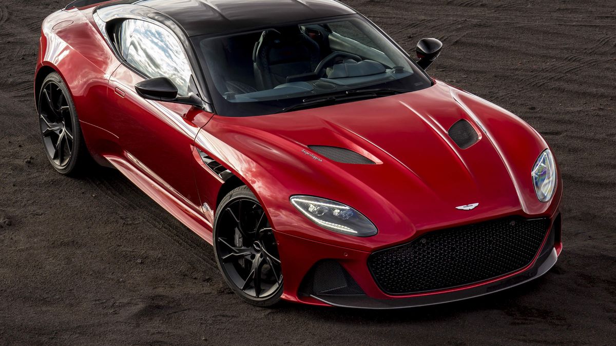 DBS Superleggera jest nie tylko porażająco piękny, ale i bardzo szybki.