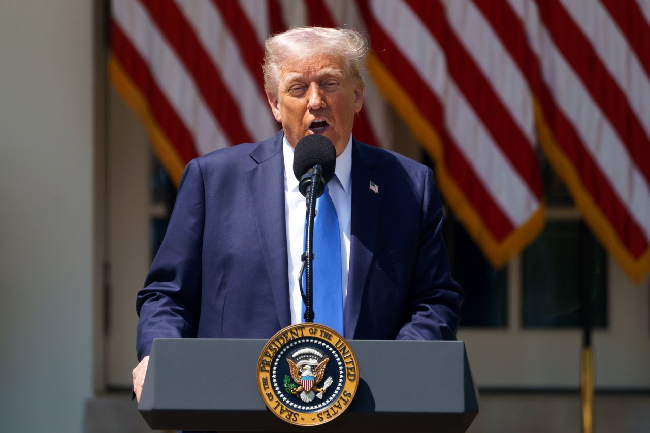Trump demands immediate halt on Iranian oil deals