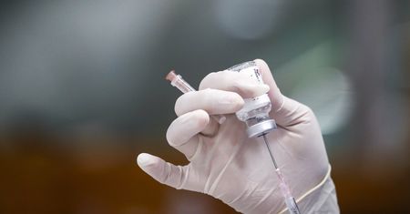 500 plus za zaszczepienie się na COVID? Nowy pomysł rządu