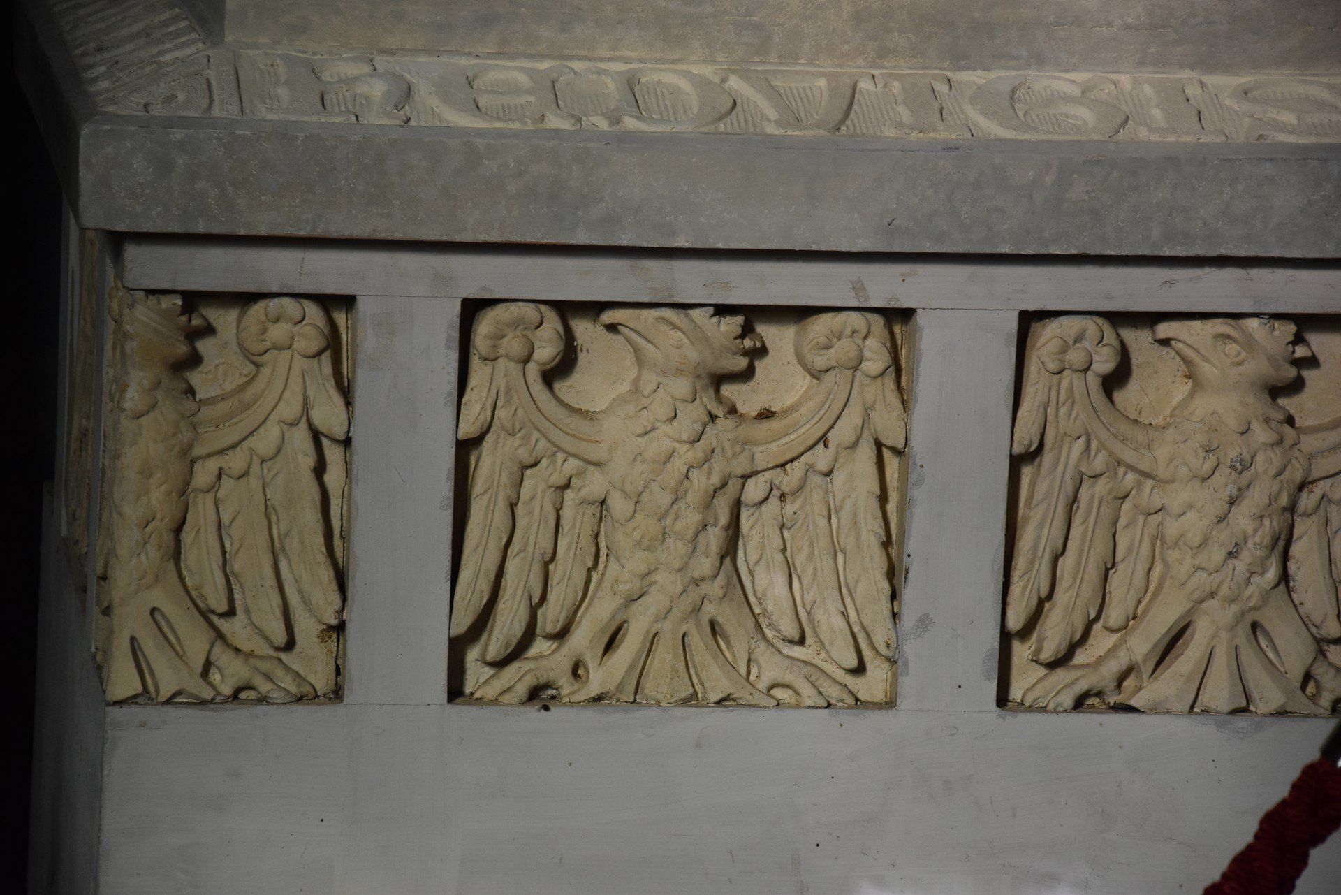 Model sarkofagu wawelskiego królowej Jadwigi można zobaczyć z bliska w kaplicy cmentarnej książąt Sanguszków