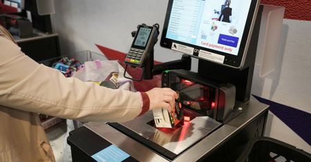 Rezygnują z kas samoobsługowych. Znamy powód