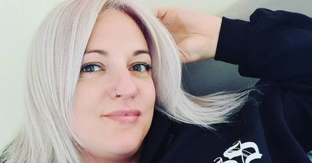 Została babcią w wieku 35 lat. Często ją mylą z własną córką