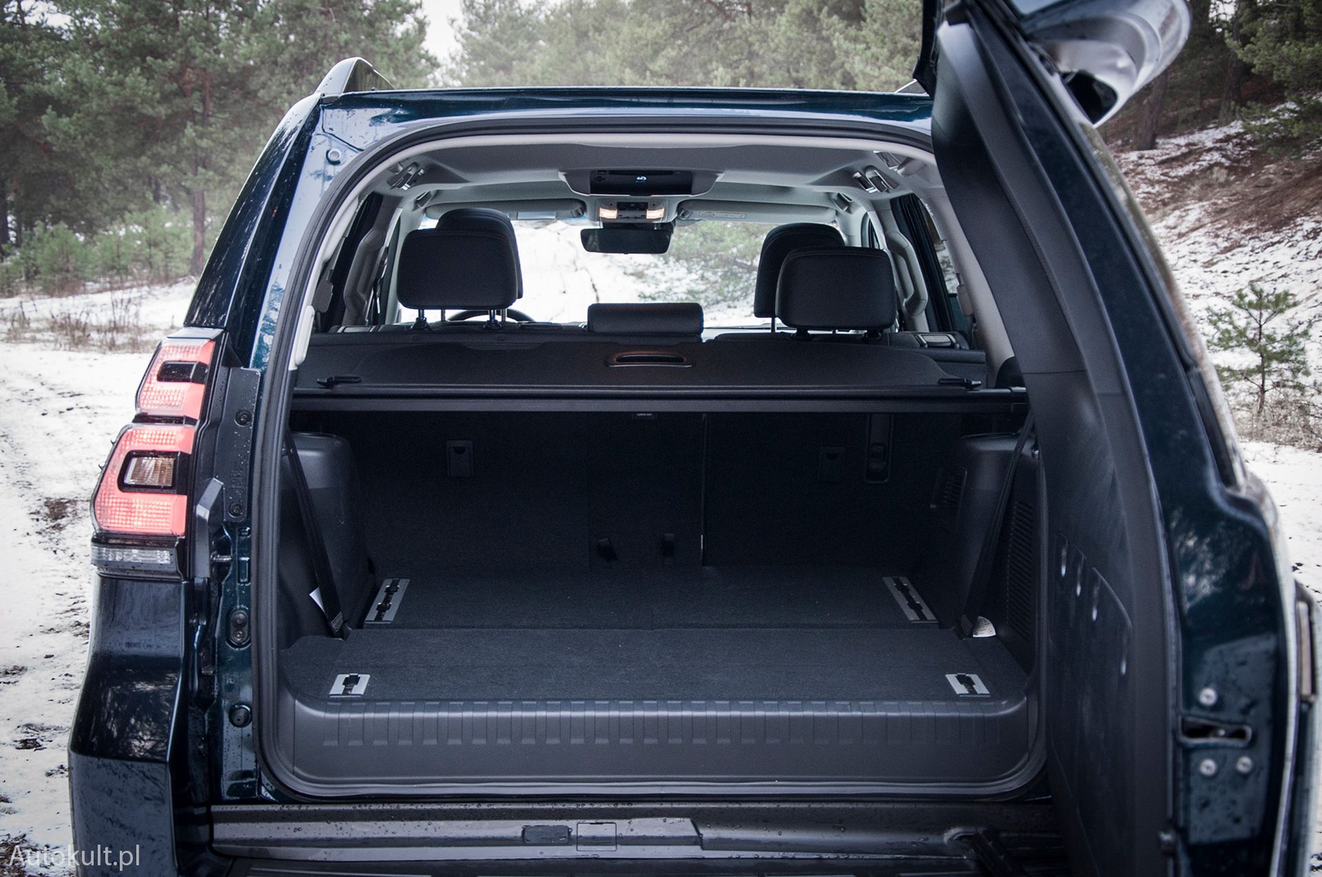 Toyota Land Cruiser (2021) (fot. Mateusz Żuchowski)