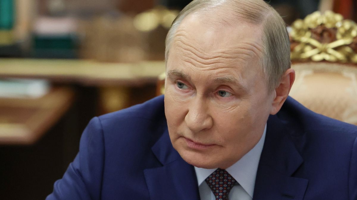 Russian President Vladimir Putin chairs a meeting on economic issues at the Kremlin, in Moscow, Russia, 12 August 2025. EPA/VYACHESLAV PROKOFYEV / SPUTNIK / KREMLIN POOL MANDATORY CREDIT Dostawca: PAP/EPA.