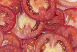 Sprawdź, co siedzi w pomidorze. Możesz być zaskoczony!