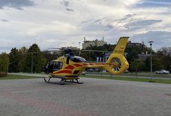 Małe dziecko zakrztusiło się na parkingu. Pilna akcja służb