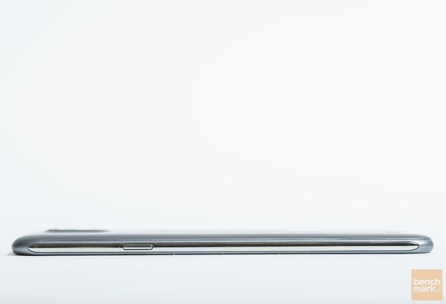 LG X Cam prawa krawędź