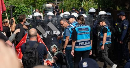 Dantejskie sceny w Poznaniu. Ludzie zabarykadowani na osiedlu. Jest nagranie