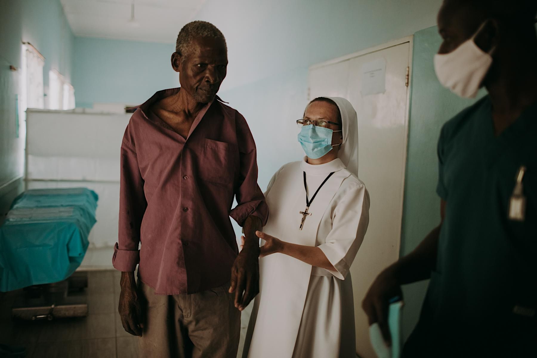 Leczą nawet ugryzienia dzikich zwierząt