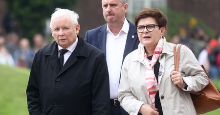 PiS chce pytać Polaków o wiek emerytalny. A powinno o coś innego