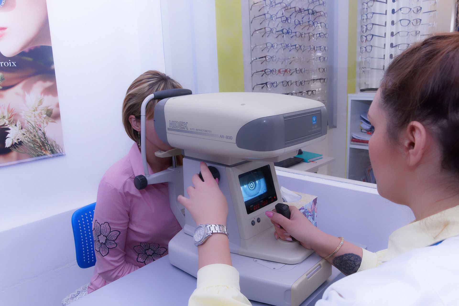 Przez epidemię coraz częściej okulary kupujemy przez internet