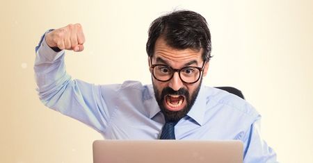 Internetowy troll zaczyna rządzić polityką. Z kandydatami walczy się także w Sieci