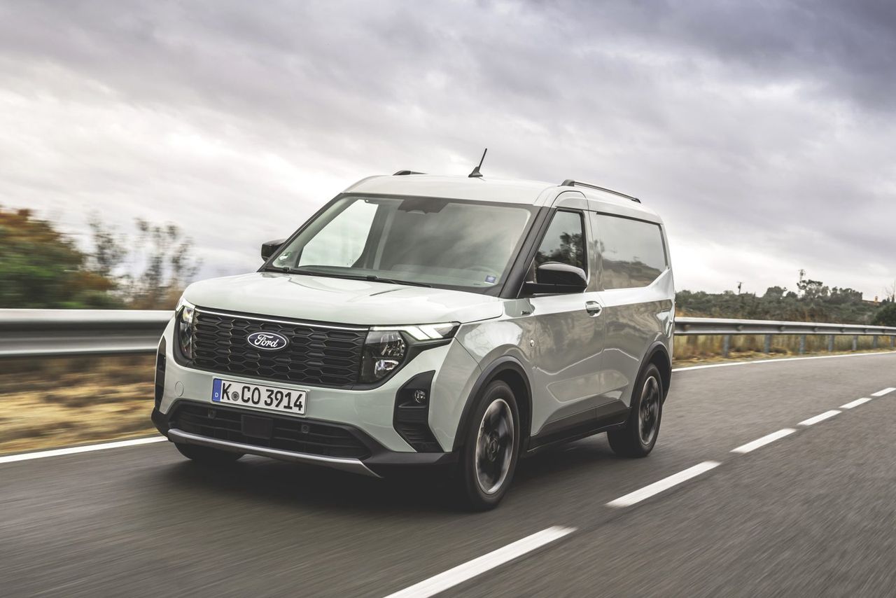 Ford Transit Courier w rekordowo niskiej cenie. Ładowność i przestrzeń dostępne od ręki