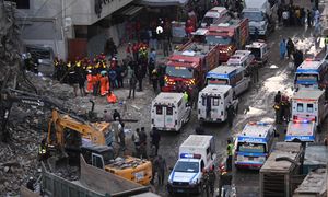 30 ciał w zgliszczach sklepu. Bilans ofiar pożaru rośnie